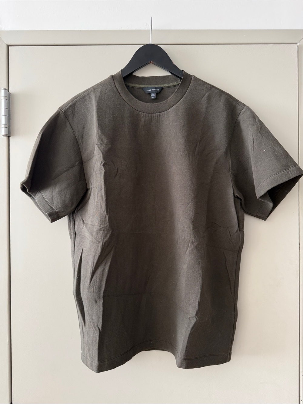 Club Monaco Men's Crew Neck T-Shirt in Olive Green